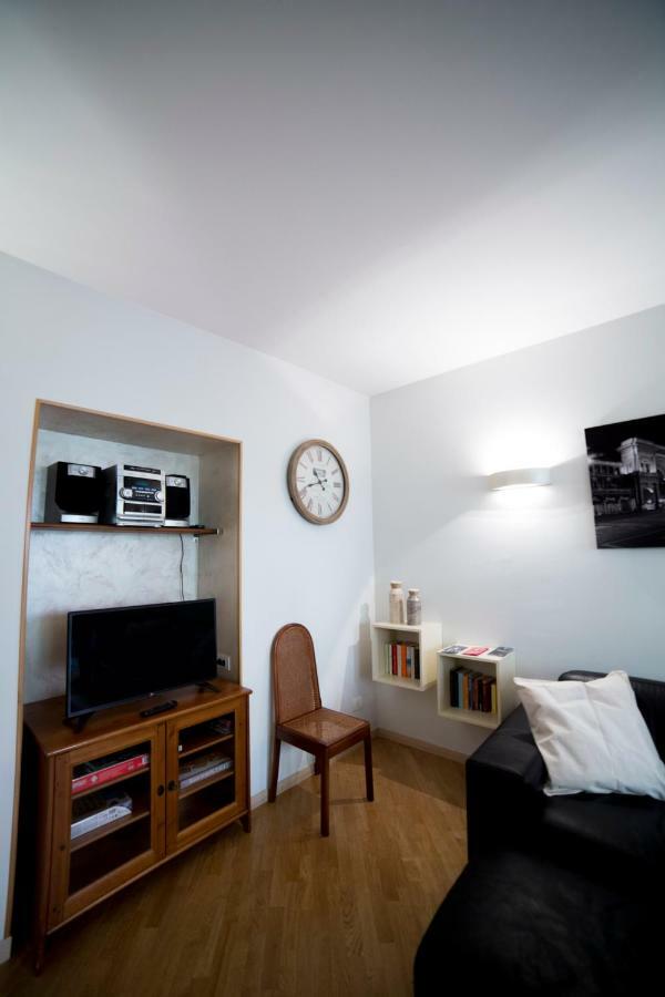 B&B Terrazza Baires - In The Heart Of Milan Exterior photo